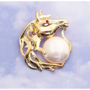 Vintage Mid-century Gold Tone Horse w/ Big Faux Pearl Brooch - S13